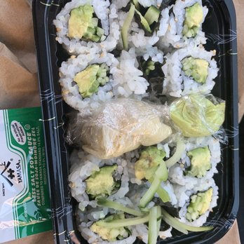 Gen - Avocado & Cucumber Roll - Japanese Near Me - Brooklyn, New York