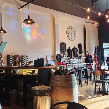 Dauntless Wine Cømpany - Tasting room space - Wine Tasting Room Near Me - Forest Grove, Oregon