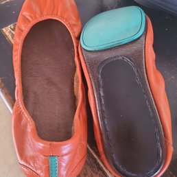 Inner sole replaced and back heel soles replaced as requested :) Inner sole replaced and back heel soles replaced as requested :)