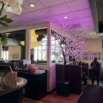 Bell City Diner - Diners Near Me - Bristol, Connecticut