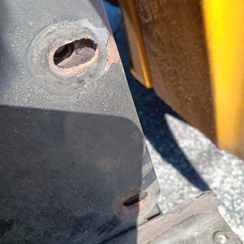 Fix It Diesel - Hardware missing - Commercial Truck Repair Near Me - Fontana, California Fix It Diesel - Hardware missing - Commercial Truck Repair Near Me - Fontana, California