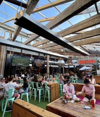 Paradise Park | Pizza & Patio by null