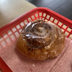 Master Donuts - Cinnamon roll
