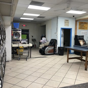 Coin Laundry Lavanderia - Restroom l - Laundromat Near Me - Farmers Branch, Texas