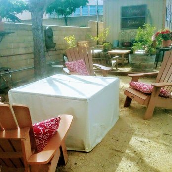 Jennings House Eatery - The backyard - Breakfast & Brunch Near Me - San Diego, California