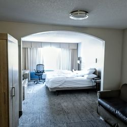Holiday Inn Express & Suites Dayton North - Tipp City - Our Room at Holiday Inn Express & Suites Dayton North - Tipp City