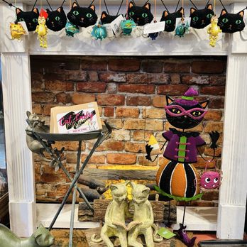 Smoky Mountain Cat House - Pet Stores Near Me - Pigeon Forge, Tennessee