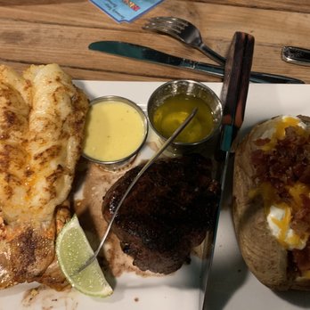 Sundowners - Seafood Near Me - Key Largo, Florida