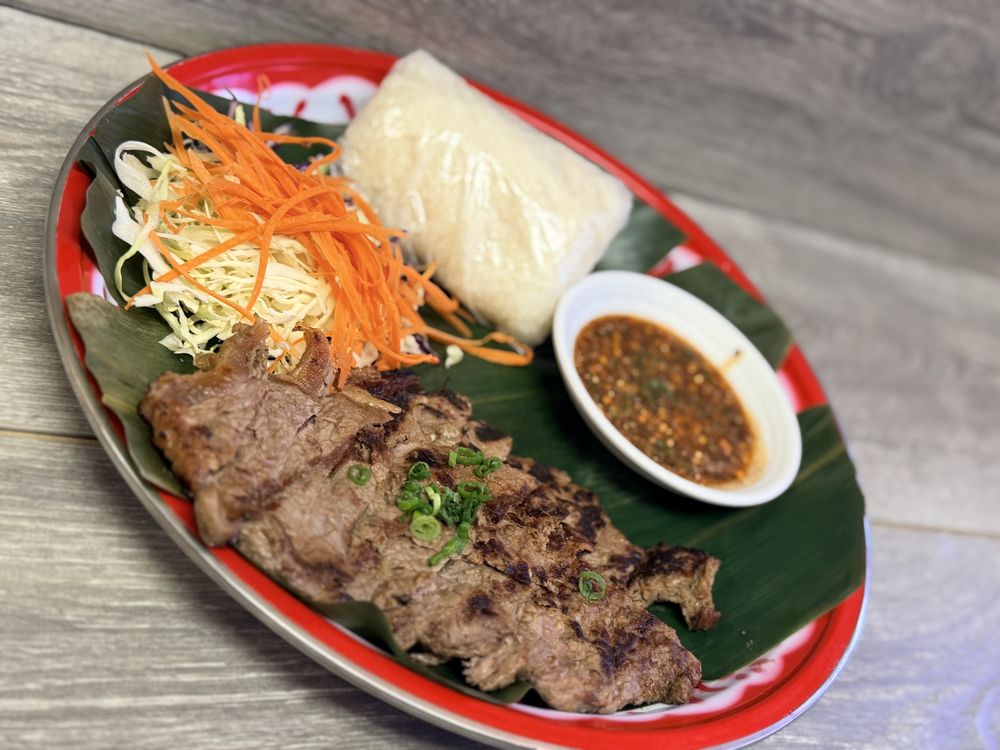 Food from Pranee Thai street food and Vegan Sushi