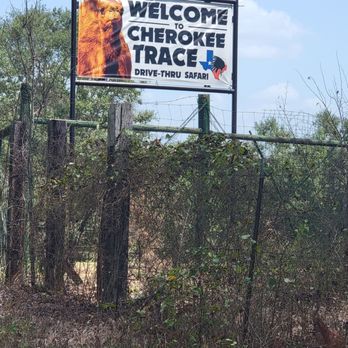 Cherokee Trace Drive Thru Safari - Welcome Sign - Parks Near Me - Jacksonville, Texas