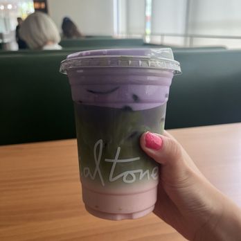Dialtone Cafe Wine Bar - Ube Strawberry Matcha - Wine Bars Near Me - Chicago, Illinois Dialtone Cafe Wine Bar - Ube Strawberry Matcha - Wine Bars Near Me - Chicago, Illinois
