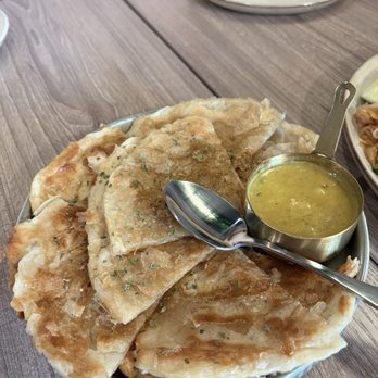 Chom Thai Kitchen - Roti with curry dip - Thai Near Me - Concord, California