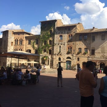 Comune di San Gimignano - Town Hall Near Me - San Gimignano, SI