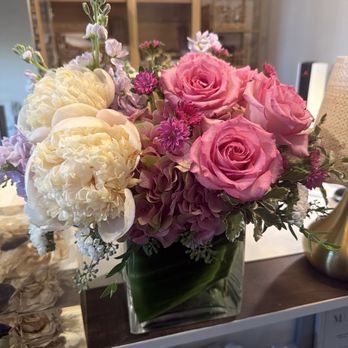 Fleur D'Elegance - Florists Near Me - Carlsbad, California