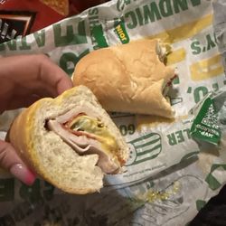 Subway - wrong bread , wrong sauce