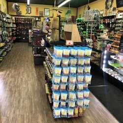 Puffs Smoke & Vape - Fully stocked