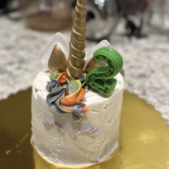 Minx Cakes - unicorn cake - Desserts Near Me Minx Cakes - unicorn cake - Desserts Near Me