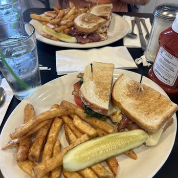 Maureen's Kitchen - Breakfast & Brunch Near Me - Smithtown, New York