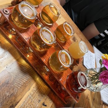 Lucky Luke Brewpub - Beer flights - Breweries Near Me - Lancaster, California Lucky Luke Brewpub - Beer flights - Breweries Near Me - Lancaster, California