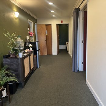 Kneading Wellness Thai - Elegant and clean spa. - Massage Therapy Near Me - Berkeley, California Kneading Wellness Thai - Elegant and clean spa. - Massage Therapy Near Me - Berkeley, California