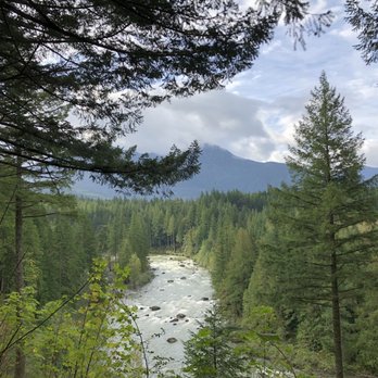 Roaring River Bed & Breakfast - Bed & Breakfast Near Me - North Bend, Washington