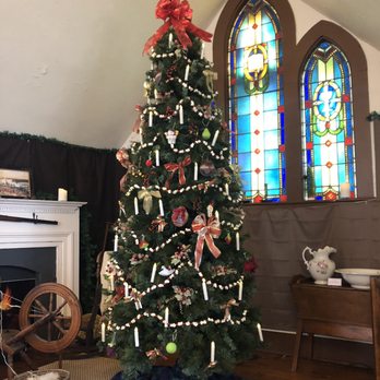 Lewiston Historical Society Museum - A traditionally decorated Christmas tree! - Museums Near Me - Lewiston, New York Lewiston Historical Society Museum - A traditionally decorated Christmas tree! - Museums Near Me - Lewiston, New York