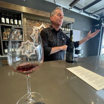Hayseed and Housdon - Wine Tasting Room Near Me - Paso Robles, California Hayseed and Housdon - Wine Tasting Room Near Me - Paso Robles, California