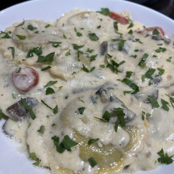 Tempo Di Pasta - Ravioli di funghi - Food Trucks Near Me - Frederick, Maryland