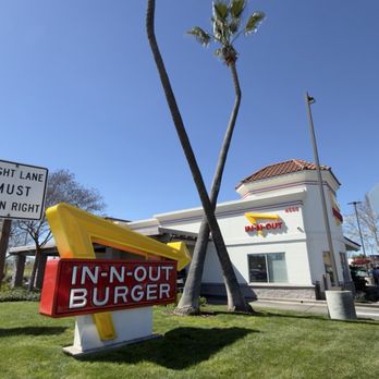 In-N-Out Burger - In-N-Out with the Trees from "It's a Wild, Wild World" also at every In-N-Out I've been to recently - "X marks the spot!" As Indy says - Fast Food Near Me - Pittsburg, California