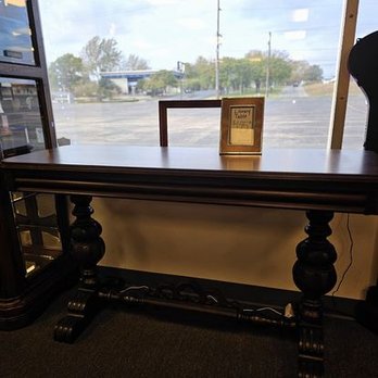 L&J Treasures - Antiques Near Me - Tulsa, Oklahoma