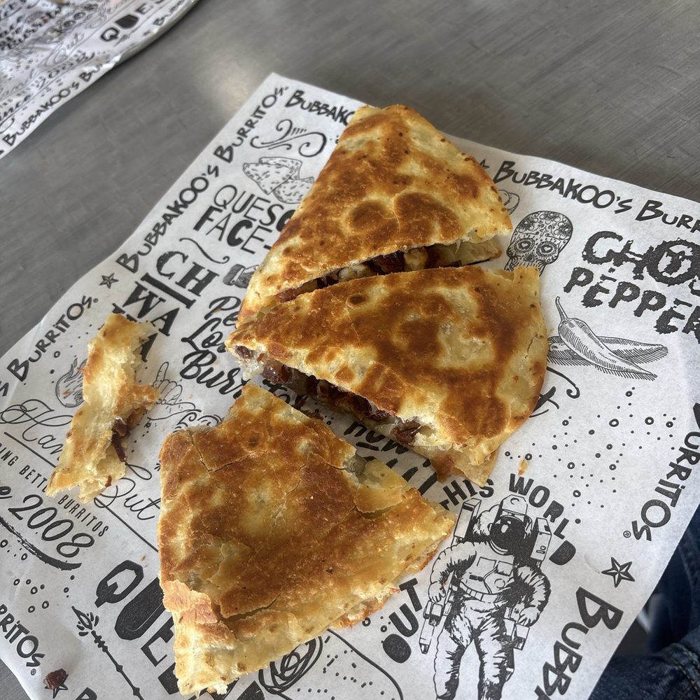 CRISPY CHICKEN BACON SRIRACHA RANCH QUESADILLA CRISPY CHICKEN BACON SRIRACHA RANCH QUESADILLA