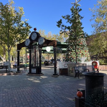Downtown Redlands - Already for Christmas! - Local Flavor Near Me - Redlands, California
