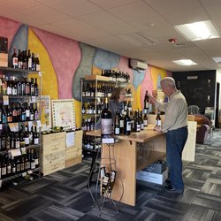 Oly Wines - Owner, Ed, sharing his weekly tasting