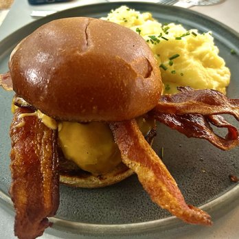 Valley Kitchen - Delicious Burger - New American Near Me - Carmel, California