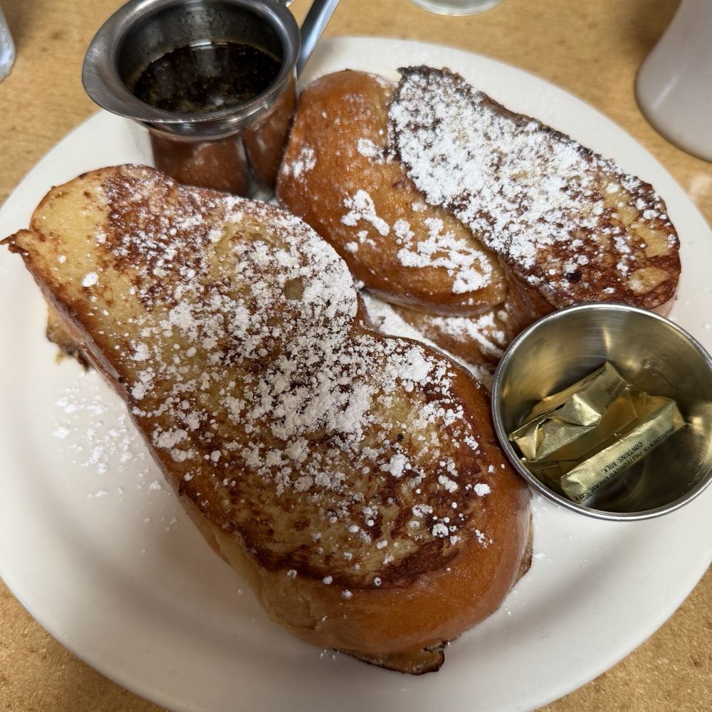 Gravy - French toast - American Near Me - Portland, Oregon