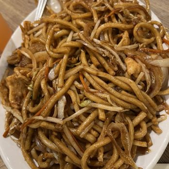 Chef Wang 状元楼 - Chicken Lo Mein - Szechuan Near Me - Tucson, Arizona