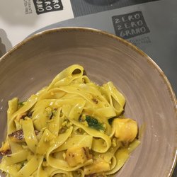 Zero Zero Grano - fettuccine con polpo, pistacchio tostato e zafferano