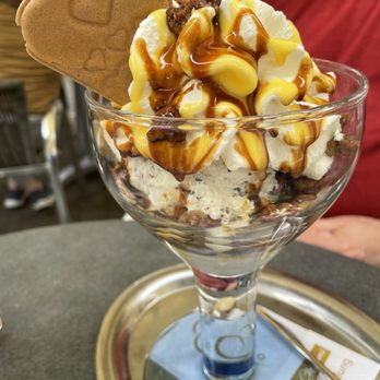 Eiscafe Chintemi - Ice Cream & Frozen Yogurt Near Me - Braunfels, HE