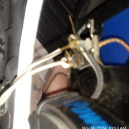 My phone camera is a potato but, you can see there are no connectors here. My phone camera is a potato but, you can see there are no connectors here.