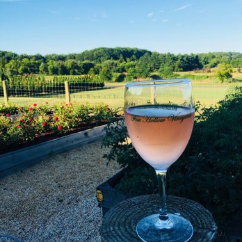Fox Hollow Vineyards - Rose - Wine Tasting Room Near Me - Holmdel, New Jersey