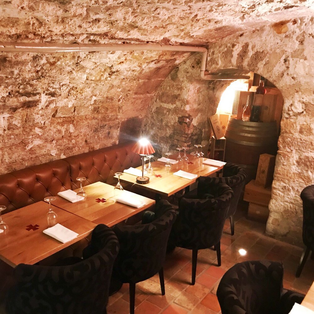 Un Jour à Peyrassol - Wine Bars Near Me - Paris, 75 Un Jour à Peyrassol - Wine Bars Near Me - Paris, 75