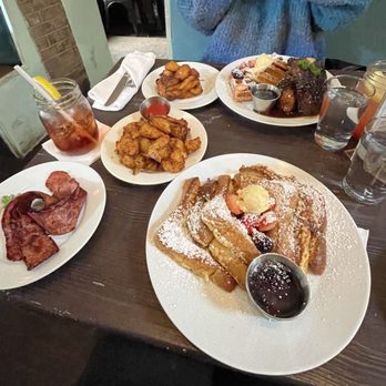 Flamingobaby Kitchen - french toast, potatoes, Chicken & Waffles, plantains, and turkey bacon - Caribbean Near Me - Brooklyn, New York Flamingobaby Kitchen - french toast, potatoes, Chicken & Waffles, plantains, and turkey bacon - Caribbean Near Me - Brooklyn, New York