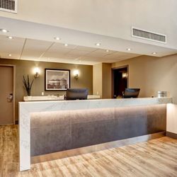 Best Western Plus Brandon Inn - Front desk