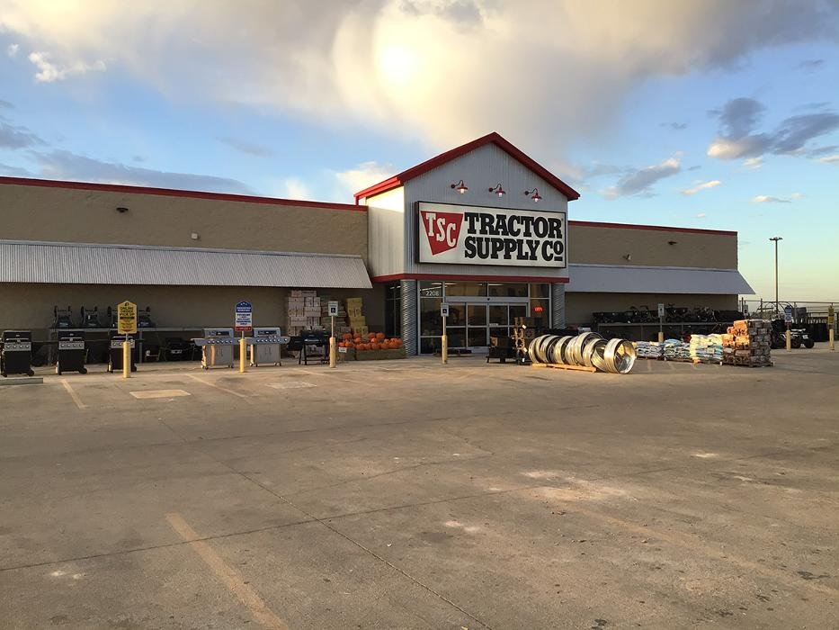 TRACTOR SUPPLY Updated September 2024 2208 Cannon St, Pecos, Texas Hardware Stores Phone