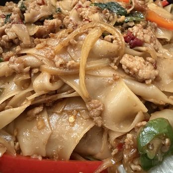 Le Kinaree Thai Eatery - Pad Kee Mao (Drunken Noodles) - Thai Near Me - Chino Hills, California Le Kinaree Thai Eatery - Pad Kee Mao (Drunken Noodles) - Thai Near Me - Chino Hills, California