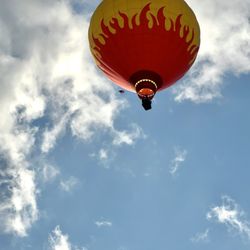 Flying Festivals of Warren County - First balloon