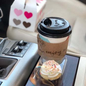 Dots Cafe - Cupcakes & Coffee - Cafes Near Me - Pasadena, California
