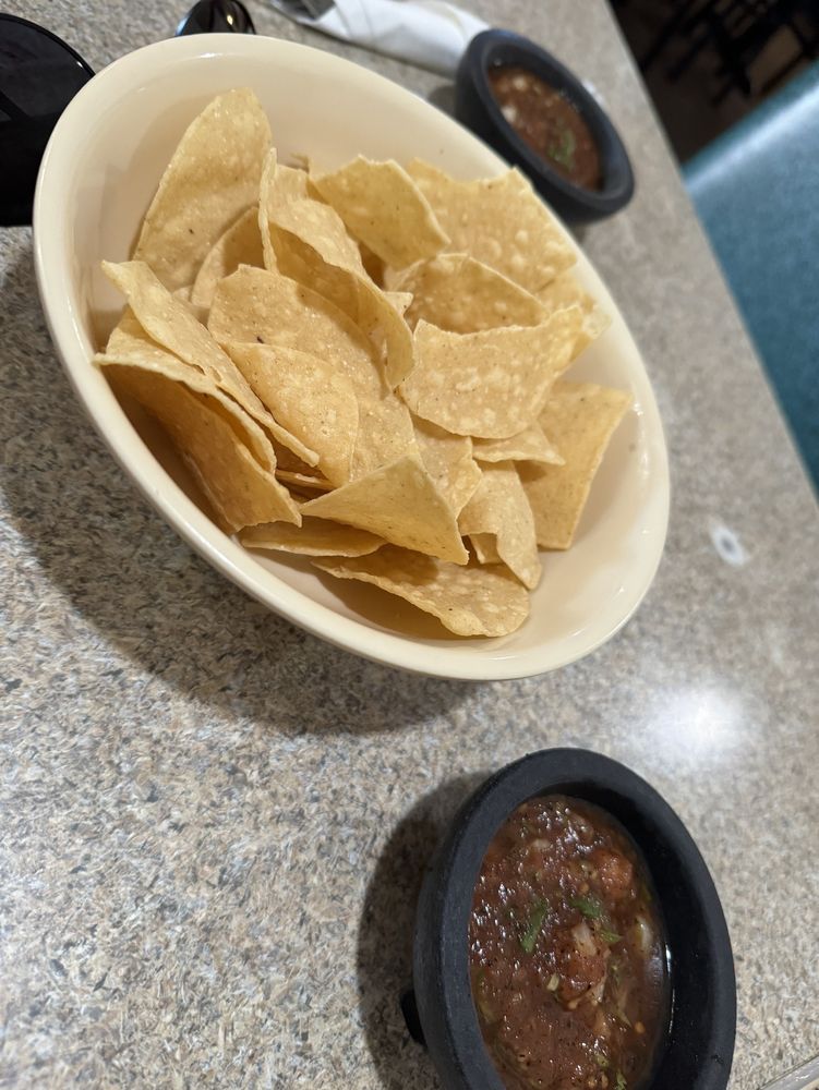 La Salsa Restaurant & Cantina