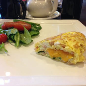 Ventanas Restaurant & Bar - Turkey omelette - New American Near Me - Pasadena, California Ventanas Restaurant & Bar - Turkey omelette - New American Near Me - Pasadena, California
