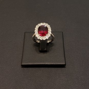 Tiffany & Co - 4.14ct. Ruby Ring - Jewelry Near Me - Honolulu, Hawaii Tiffany & Co - 4.14ct. Ruby Ring - Jewelry Near Me - Honolulu, Hawaii